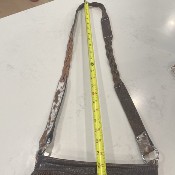 GUC cowhide crossbody - Picture 11 of 11